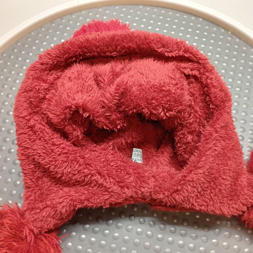 UGG Red Knit Pom-Pom Hat - Picture 6 of 6